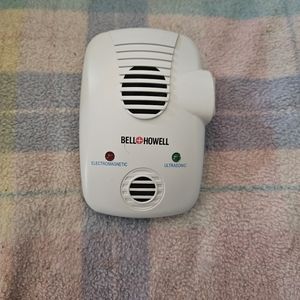 2pk Bell & Howell Ultrasonic Pest Repeller
